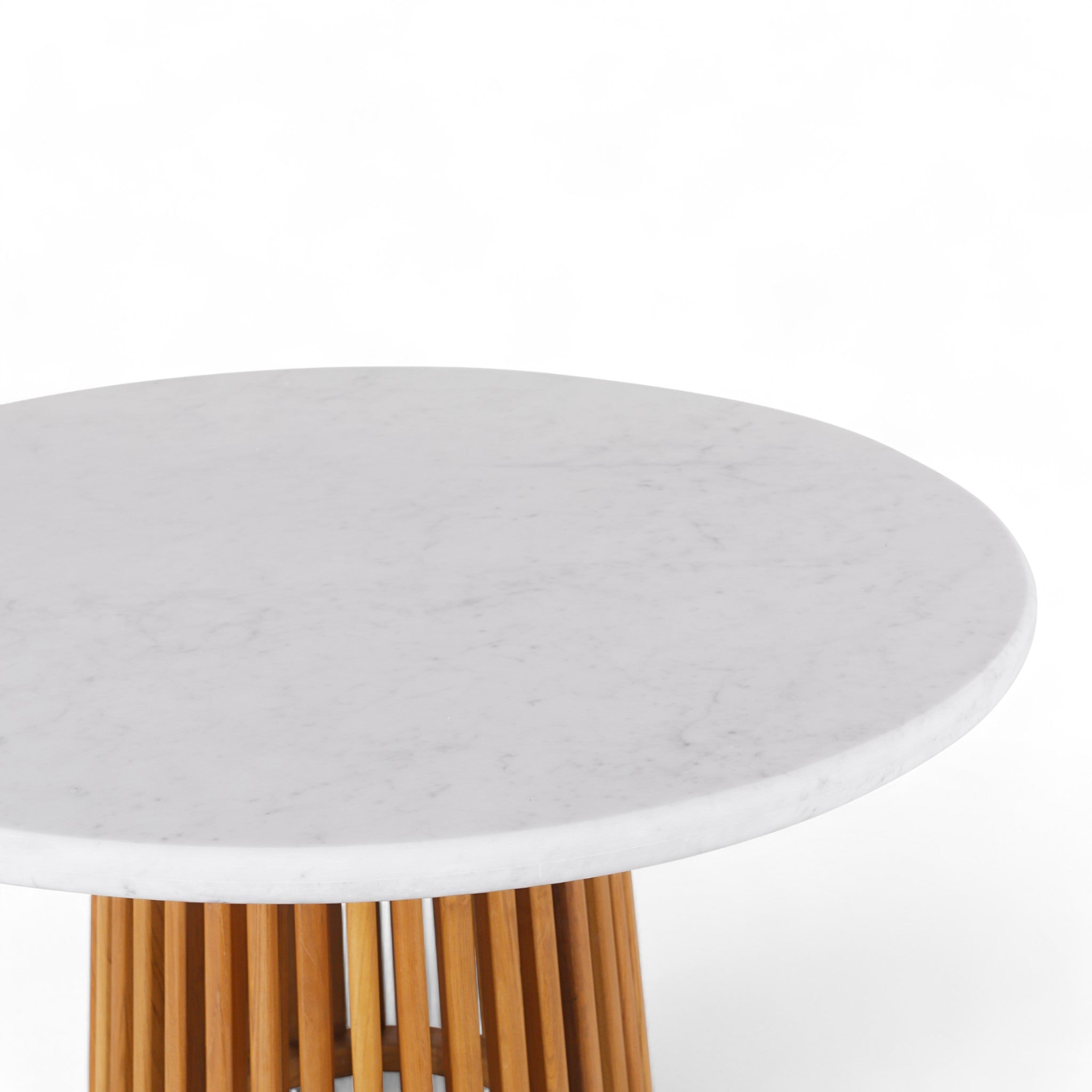 Kentana Dining Table