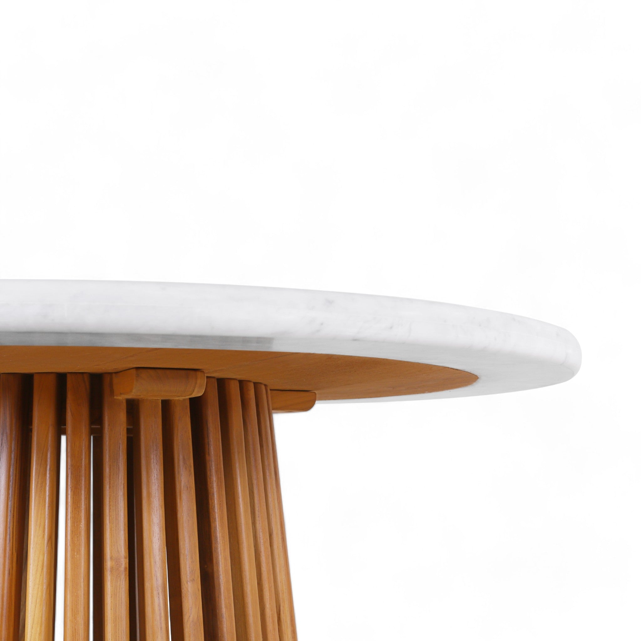 Kentana Dining Table